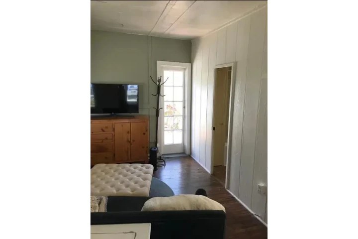 $1250 : cabaña de un dormitorio image 7