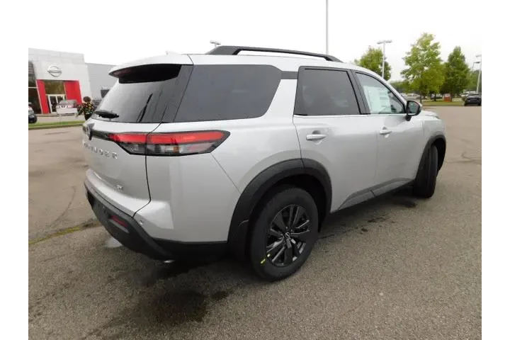 $26495 : Nissan Pathfinder 2022 SV 4d image 3