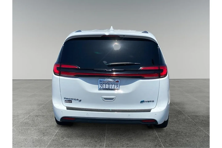 $32825 : Chrysler Pacifica Hybrid 202 image 4