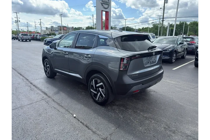 $21995 : Nissan Kicks 2025 SV 4dr Cro image 6