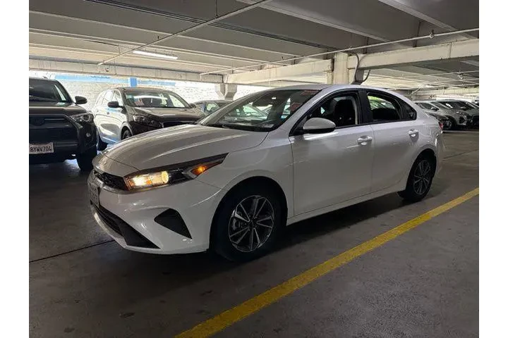 $18998 : Kia Forte 2023 LXS 4dr Sedan image 1