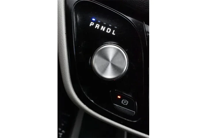 $17659 : Chrysler Voyager 2021 L 4dr image 10