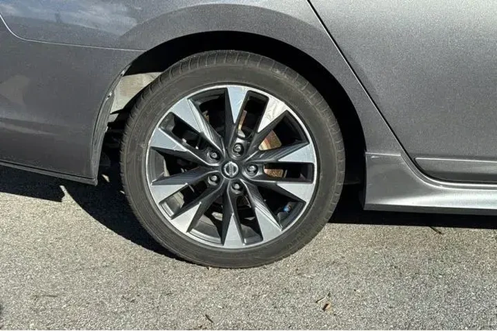 $8995 : Nissan Sentra 2019 S 4dr Sed image 3