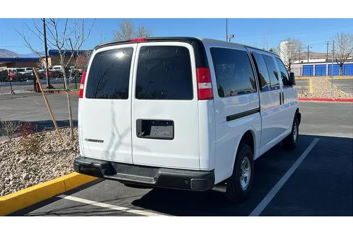 $32984 : Chevrolet Express 2023 LS 35 image 3