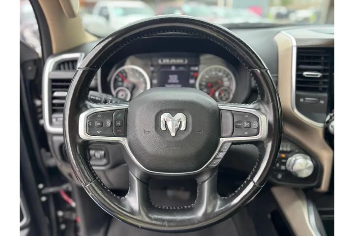 2021 RAM 1500 Laramie Crew Ca image 10