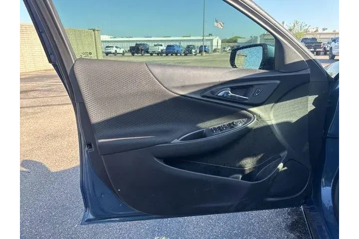 $22982 : Chevrolet Malibu 2025 LS 4dr image 9