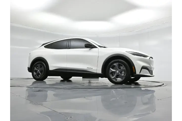 $23564 : Ford Mustang Mach-E 2023 Sel image 4