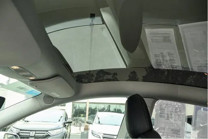 $31000 : Tesla Model Y 2022 AWD Perfo image 9