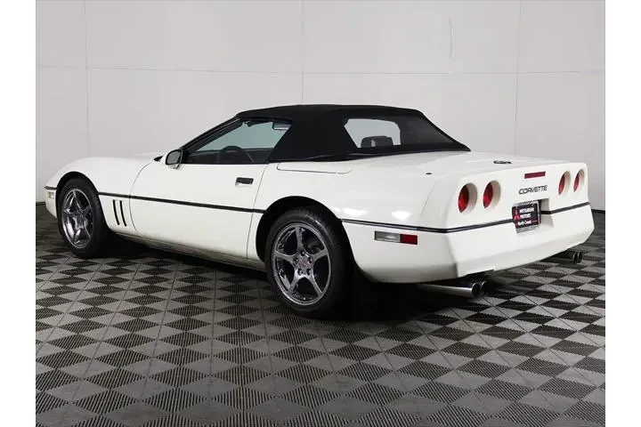 $12899 : Chevrolet Corvette 1986 2dr image 4