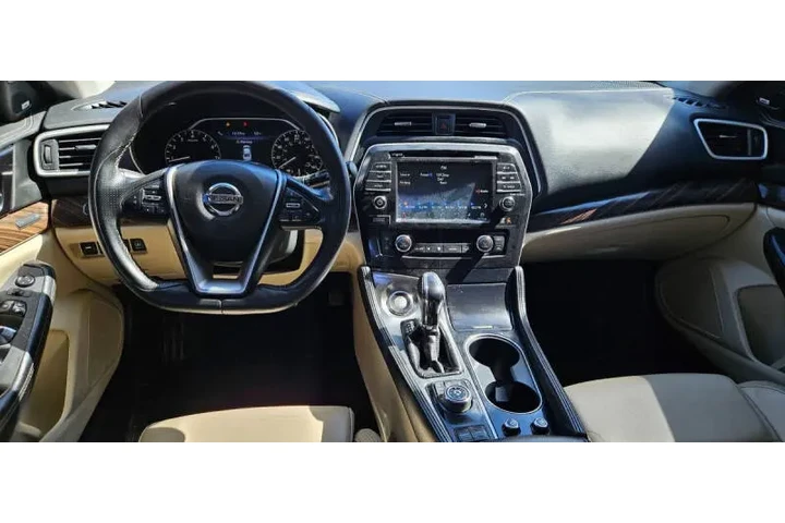 $15490 : 2018 Maxima Platinum image 10