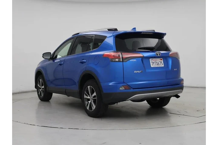 $26998 : Toyota RAV4 2017 XLE 4dr SUV image 2
