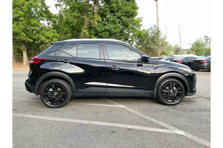 $17485 : Nissan Kicks 2023 SV 4dr Cro image 4
