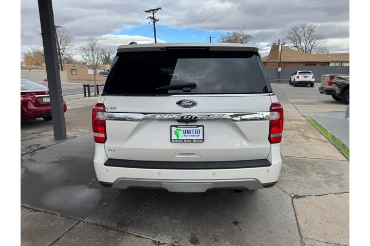 2019 Expedition XLT 2WD image 6