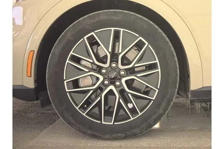 $32999 : Ford Mustang Mach-E 2025 AWD image 8