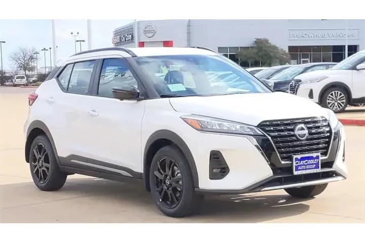 $20950 : Nissan Kicks 2024 SR 4dr Cro image 9