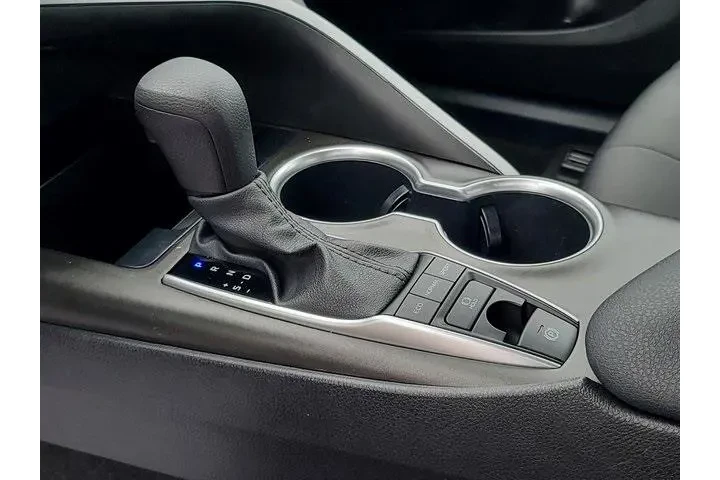 $25672 : Toyota Camry 2023 AWD LE 4dr image 9