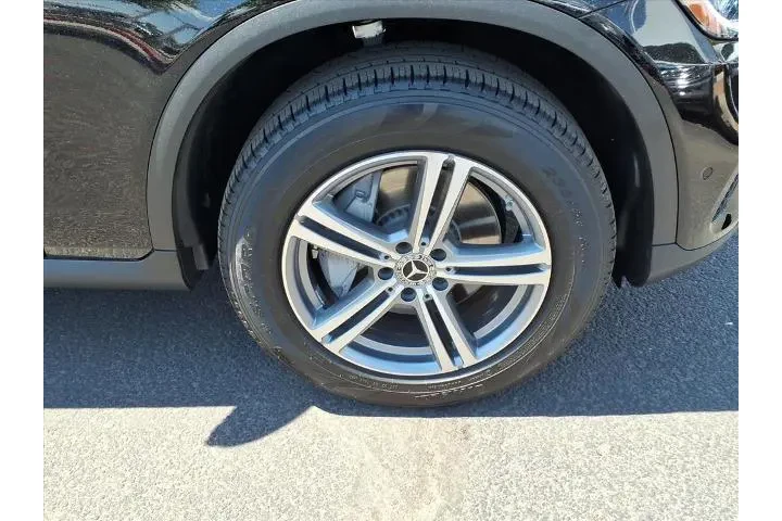 $28412 : Mercedes-Benz GLC 2022 GLC 3 image 9