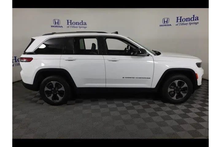 $24975 : Jeep Grand Cherokee 2023 4x4 image 8