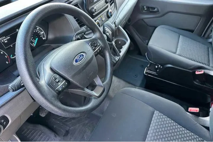 $33610 : Ford Transit 2024 250 3dr LW image 4