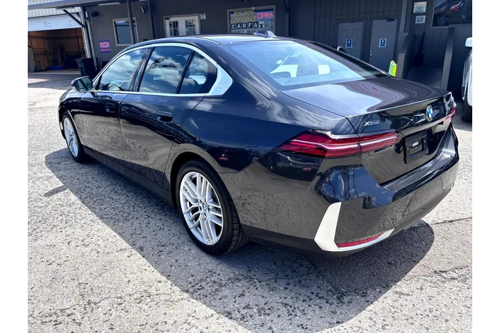 2024 BMW 530i I xDrive image 5