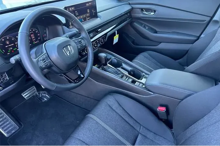 $29651 : Honda Accord Hybrid 2025 Spo image 9