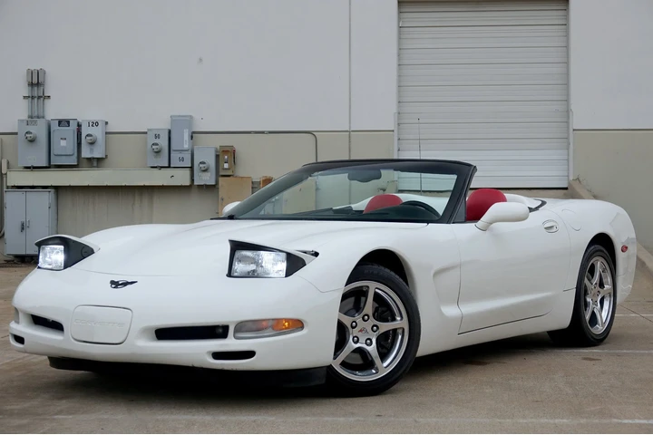 $17990 : 2001 Corvette image 2