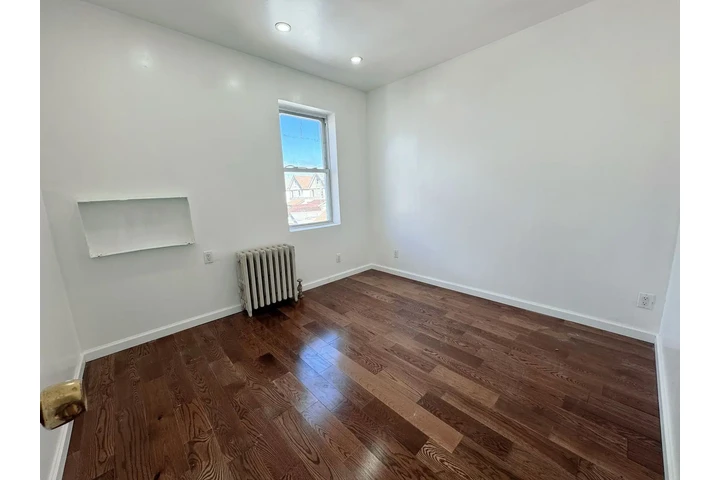 $2600 : En renta – Ozone Park image 5