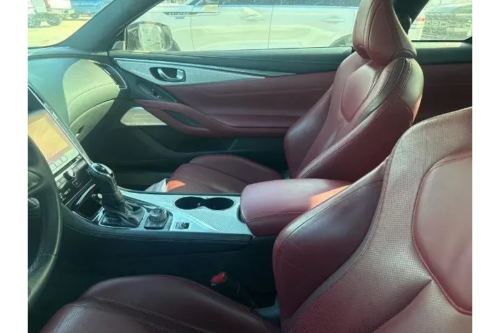 $25322 : INFINITI Q60 2017 Red Sport image 8