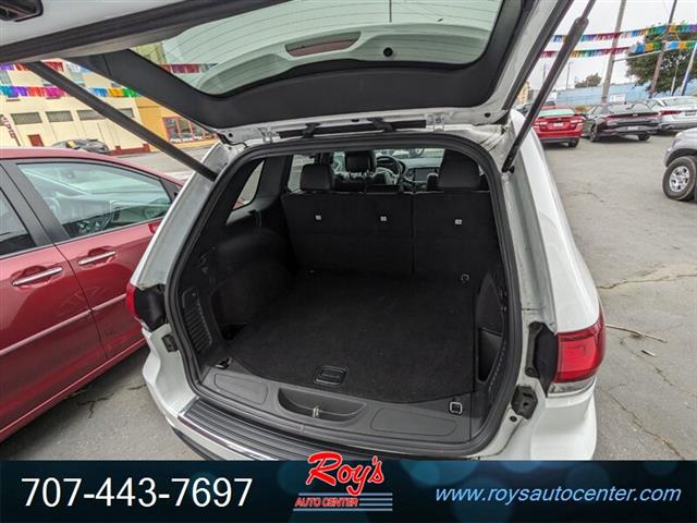 $30995 : 2020 Grand Cherokee Limited 4 image 9