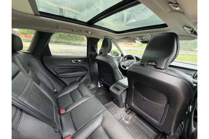 $19999 : 2020 XC60 T6 Momentum image 10
