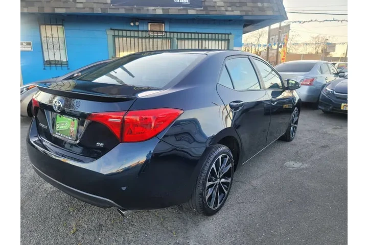 $17999 : 2019 Corolla SE image 7