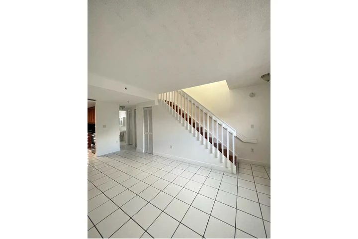 $2500 : Townhouse image 8