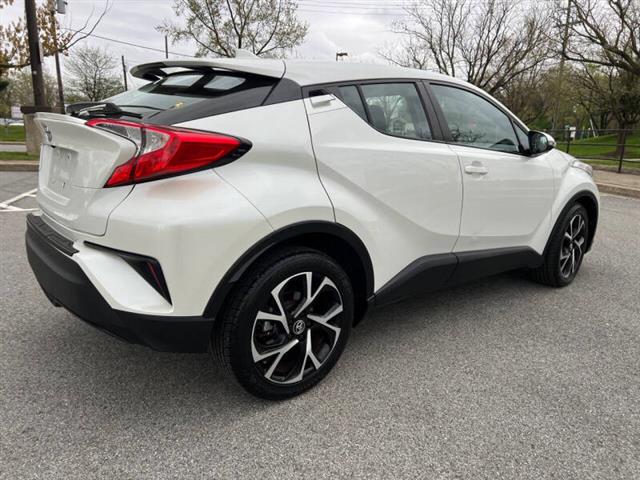 $15900 : 2018 C-HR XLE image 4