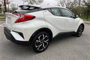 $15900 : 2018 C-HR XLE thumbnail