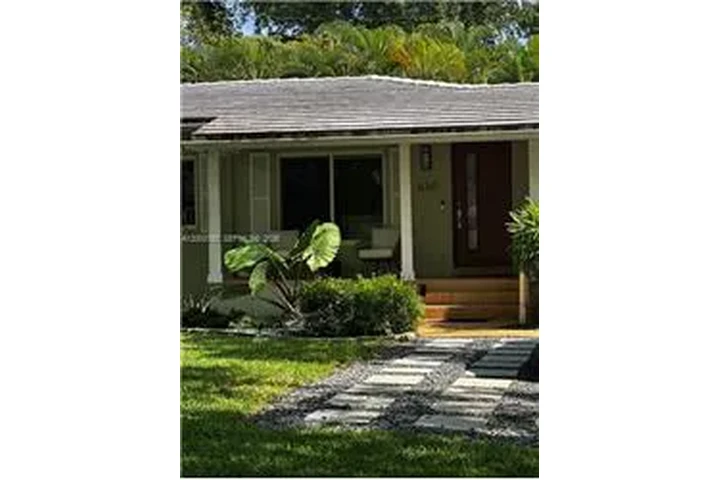 $9950 : Rental property with 3 bedro image 1