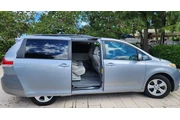 $9900 : 2015 Toyota Sienna LE Minivan thumbnail