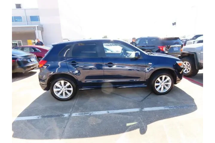 $7999 : Mitsubishi Outlander Sport 2 image 9