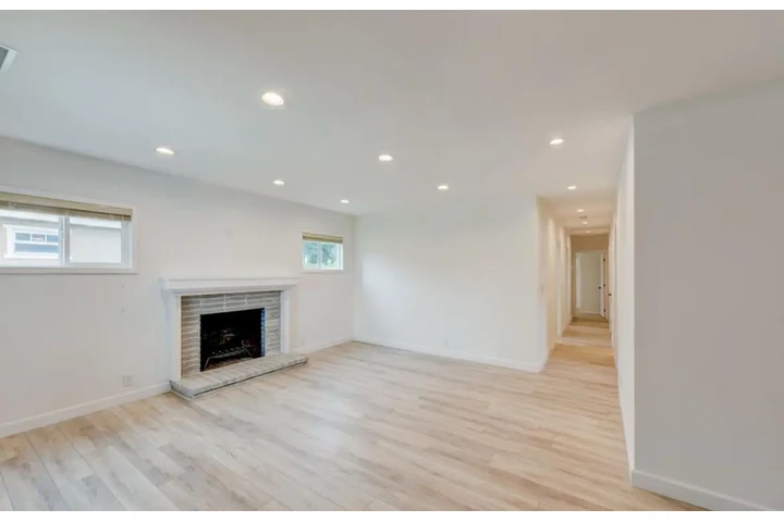 $2190 : 2Bed/2Bath Home in Los Angeles image 2