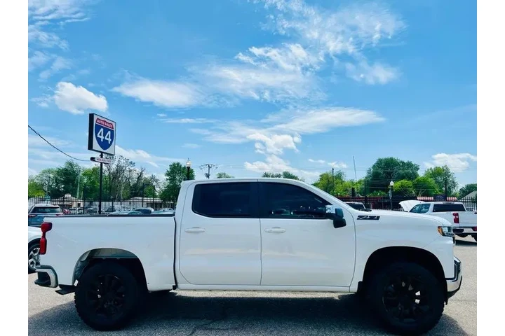 $29995 : 2021 Silverado 1500 LT Crew C image 8