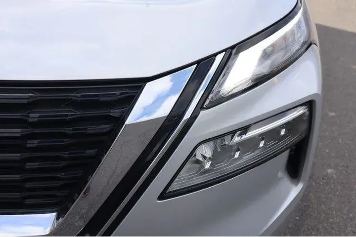 $21777 : Nissan Rogue 2023 AWD SV 4dr image 9