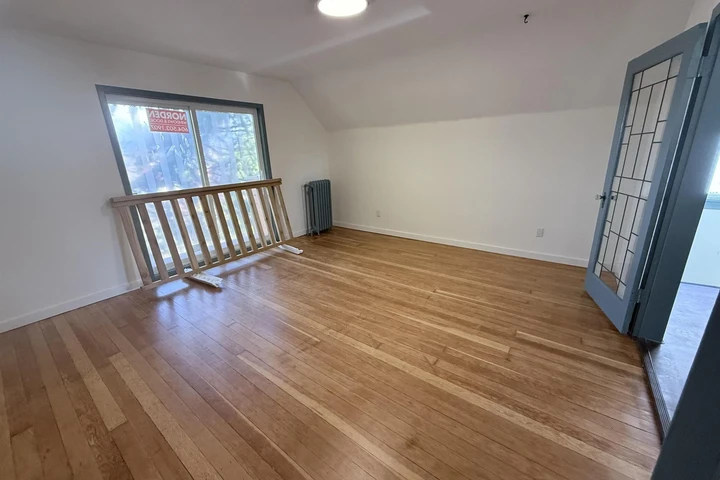 $700 : Sensational- Commuter's Dream image 1