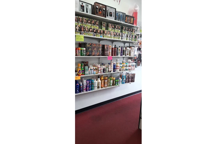 Perfumes y cosmeticos image 4