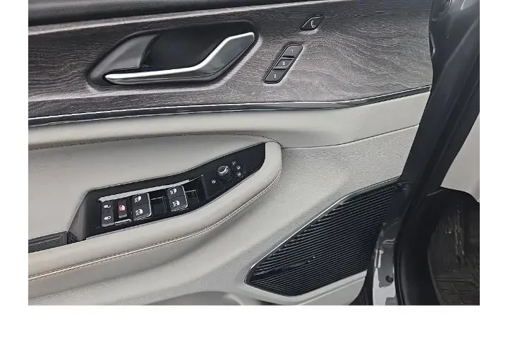 $30996 : Jeep Grand Cherokee 2022 4x4 image 5