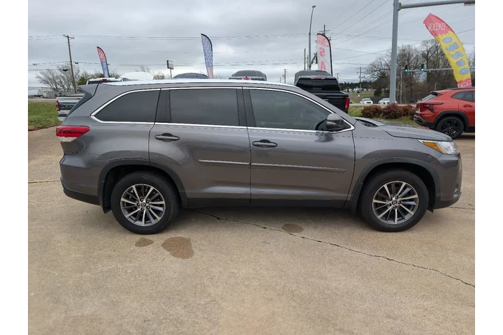 $23995 : 2019 Highlander image 4