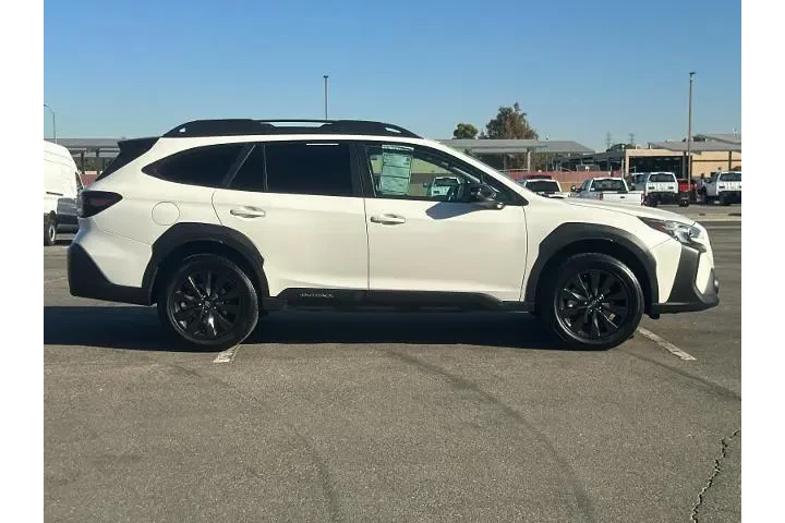 $27430 : Subaru Outback 2023 AWD Onyx image 2