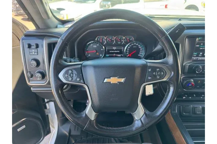 Chevrolet Silverado 2500HD 2 image 9