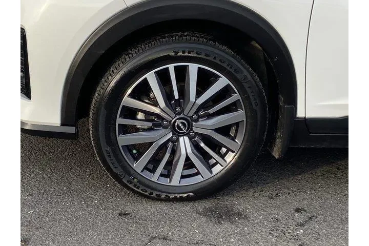 $16987 : Nissan Kicks 2024 SR 4dr Cro image 8