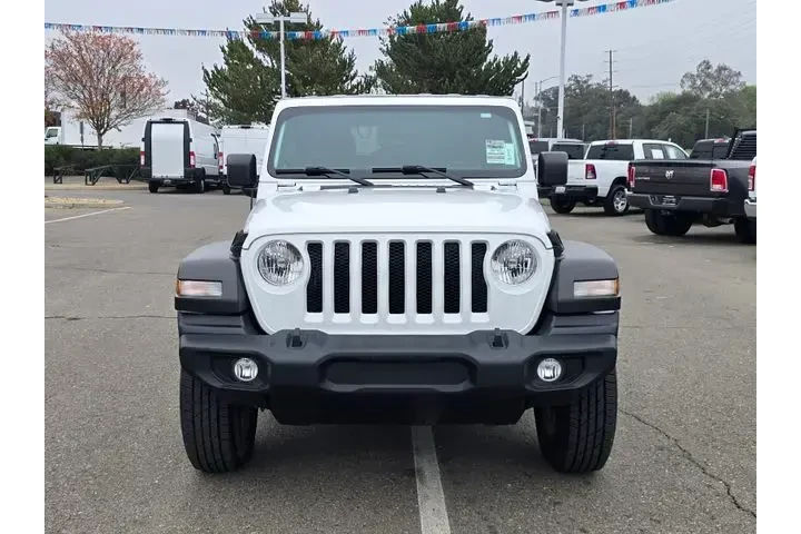 $21900 : Jeep Wrangler 2020 4x4 Willy image 2