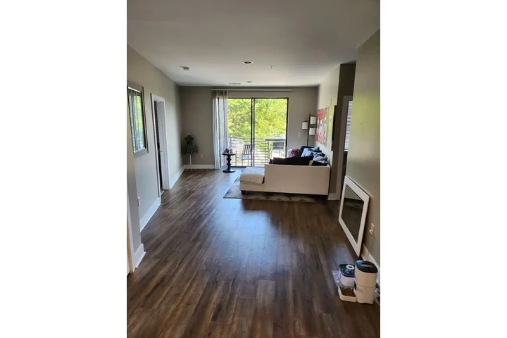 $1500 : Spacious 3bedroom for rent image 4