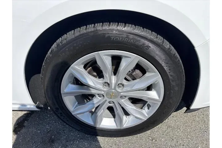 $16788 : Chevrolet Malibu 2023 LT 4dr image 8